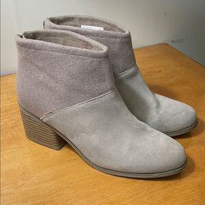 Toms Lacy Taupe Suede & Fabric Ankle Booties. Size 10